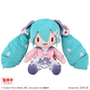 616toys® 2606預購・SEGA 初音未來 新學期 豆豆眼坐姿娃 軟軟 布偶 LL尺寸 雜貨 0205